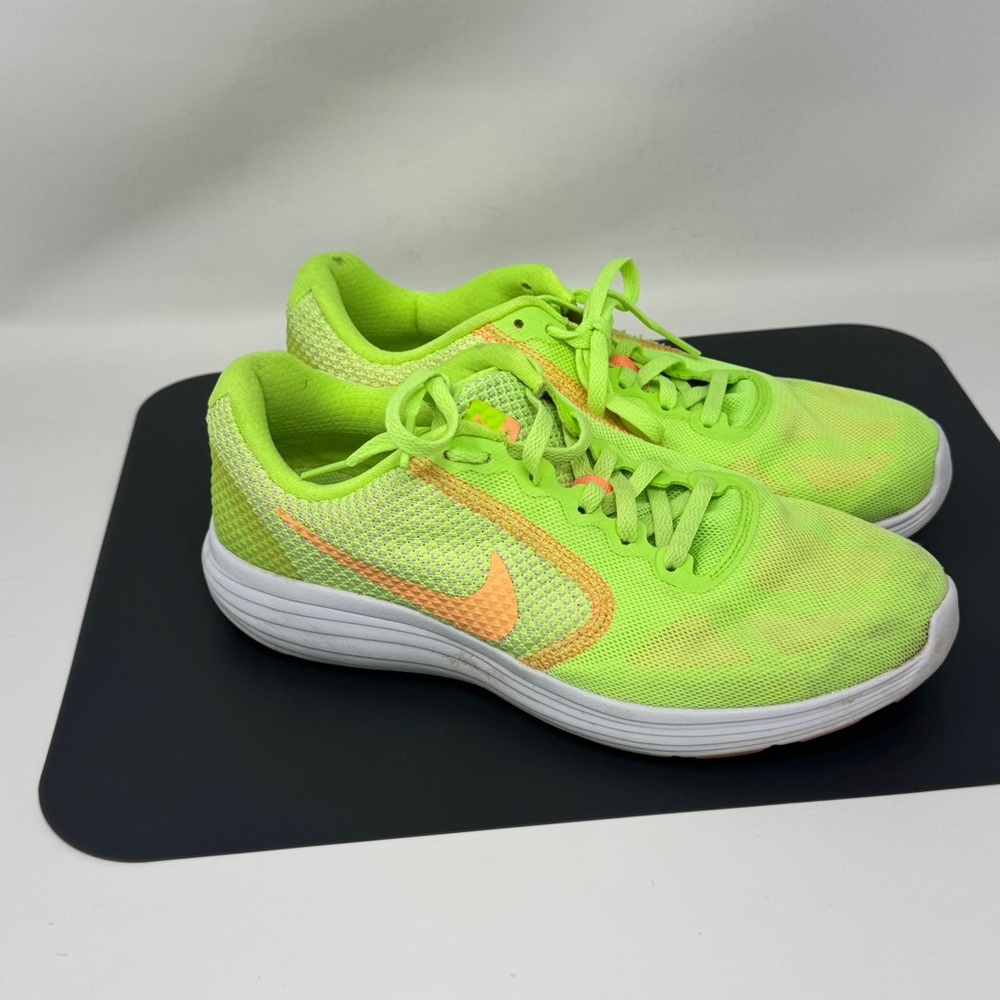 NIKE REVOLUTION 3 819303-302 sneakers size 8
